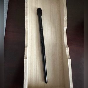 wayne goss 03 large eye shadow crease brush discontinued